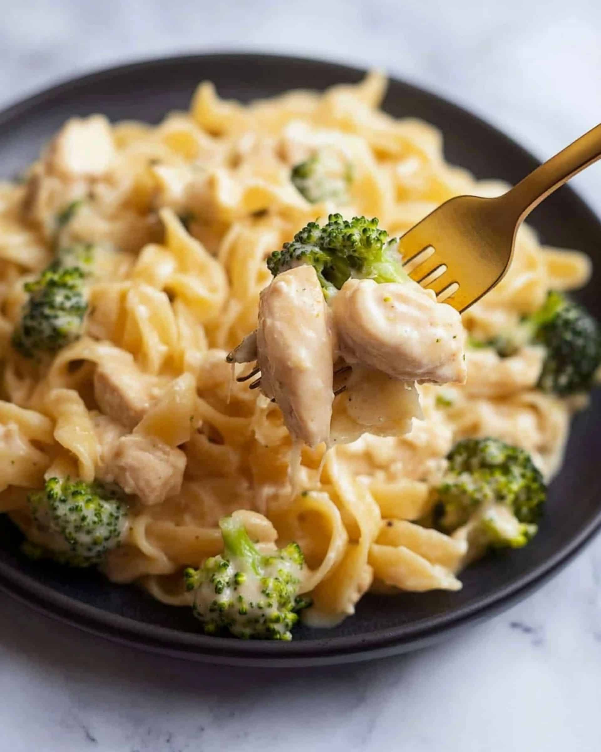 Broccoli Cheddar Noodle Skillet Recipe