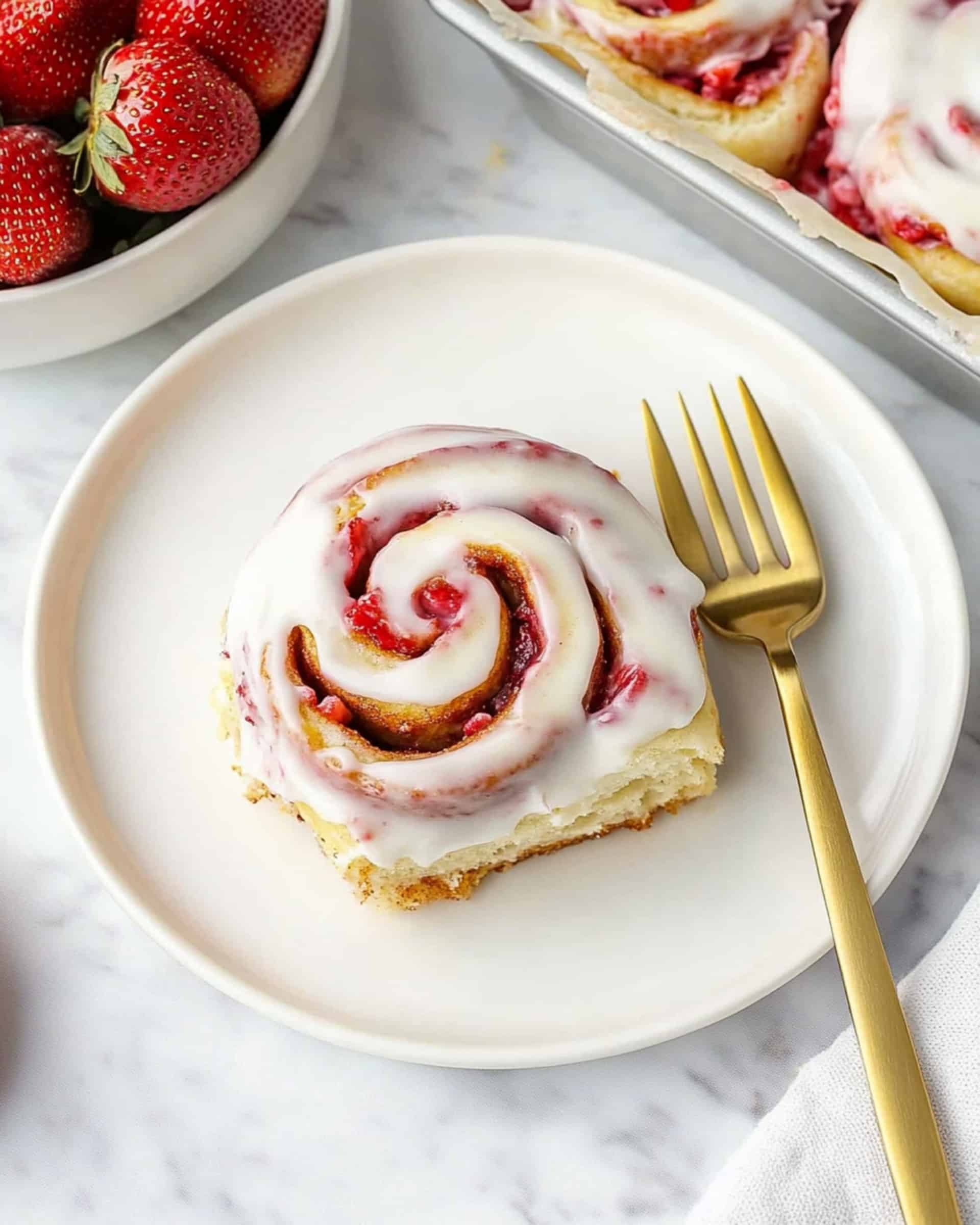 Strawberry Cheesecake Cinnamon Rolls Recipe