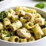 One Pan Creamy Pesto Chicken & Broccoli Pasta Recipe